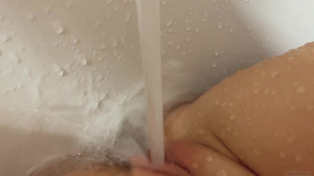 Trying To Masturbate With Water Jet For The First Time